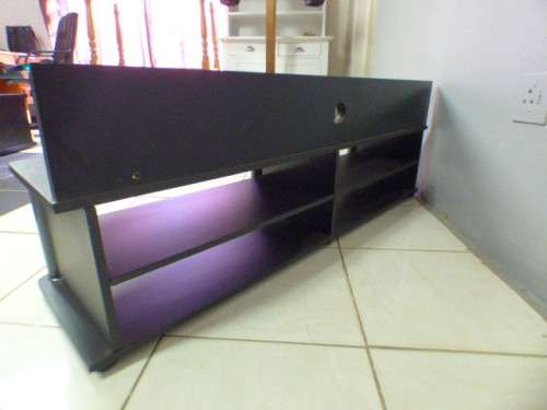 A stunning & stylish tv stand w place for an entertainment center, great in smaller areas RS17Sale