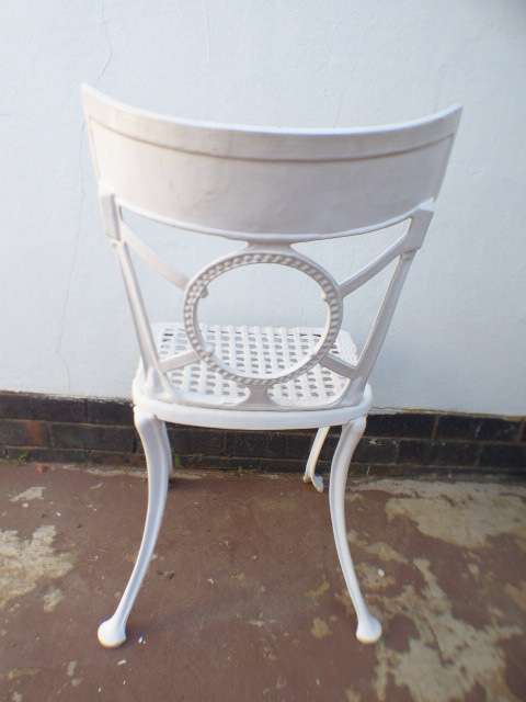 A top quality 6-seater patio table w 6x cast aluminium all weather outdoor chairs. Superb quality