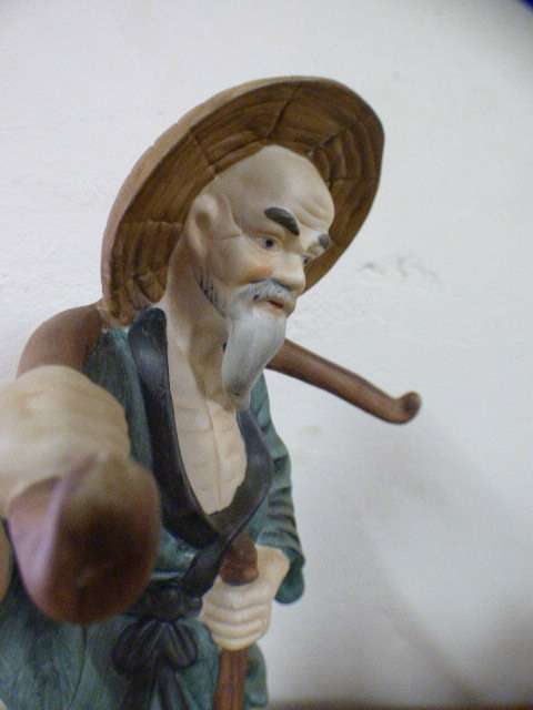 A lovely (large) ornamental ceramic display figurine of an elderly man in good condition!! RS17Sale