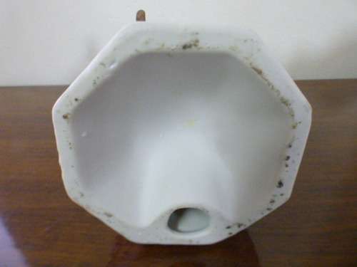 A lovely (large) ornamental ceramic display figurine of an elderly man in good condition!! RS17Sale