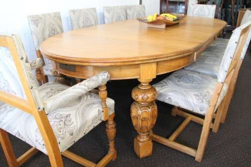 Absolutely spectacular oak 10-seater extendable dining room suite c/w magnificent upholstered chairs