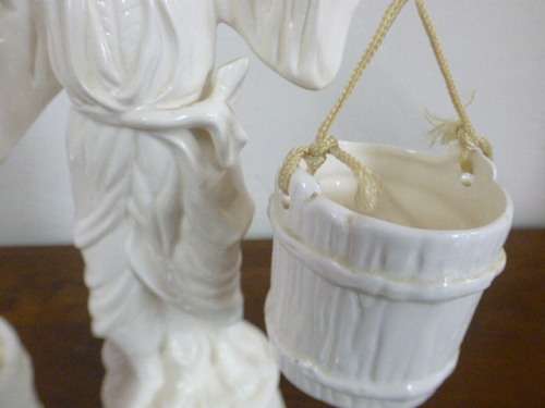 A lovely (large) ornamental ceramic display figurine of an elderly rice farmer in good condition!!