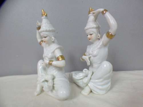 Two beautiful very ornate ornamental figurines of Thai dancers in fantastic condition!!