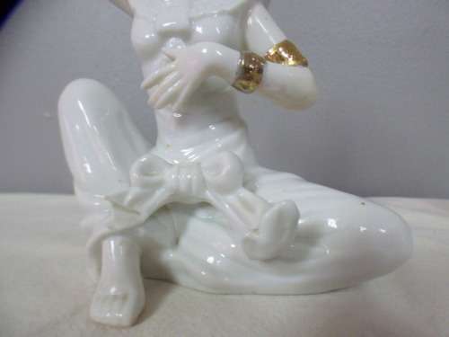 Two beautiful very ornate ornamental figurines of Thai dancers in fantastic condition!!