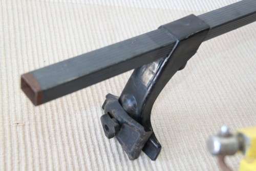 A great adjustable car roof rack for a bicycle in very good condition