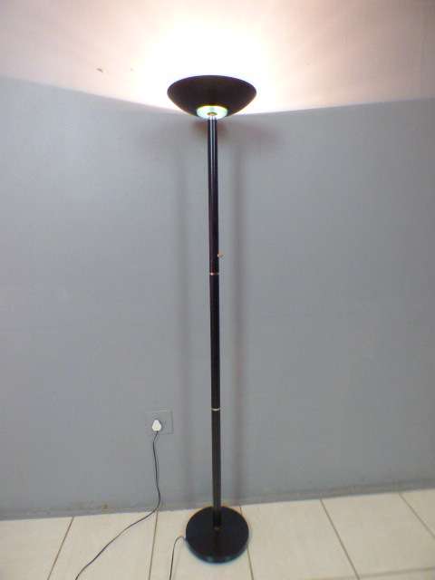 A stunning, modern 1.8m tall metallic floor lamp with a dimmer switch in great condition.