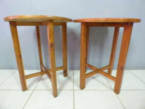 Two lovely round wooden occasional/ display/ side tables - perfect in your living areas!! Bid/table