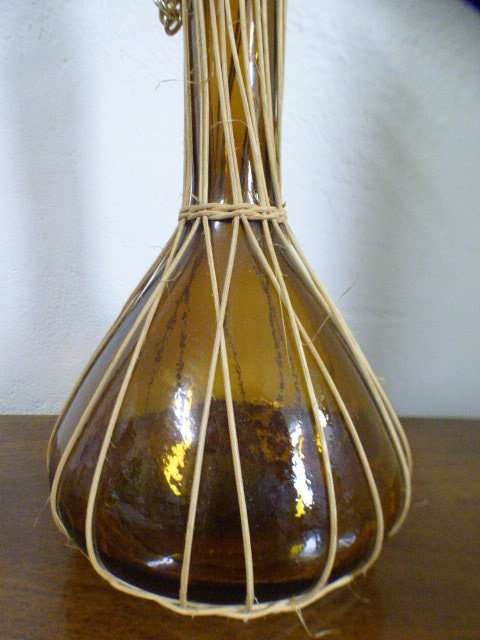 A stunning brown glass decanter with a chain cork stopper in fabulous condition! | RS17