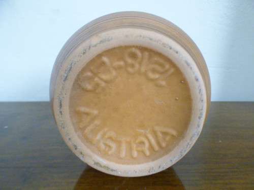 A beautiful large Austrian made ceramic vase. Gorgeous on its own or w/ large flower cuttings | RS17