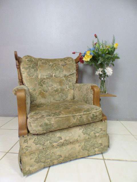 A gorgeous vintage upholstered arm chair, fantastic in a sun room, patio, porch! Rs17Sale