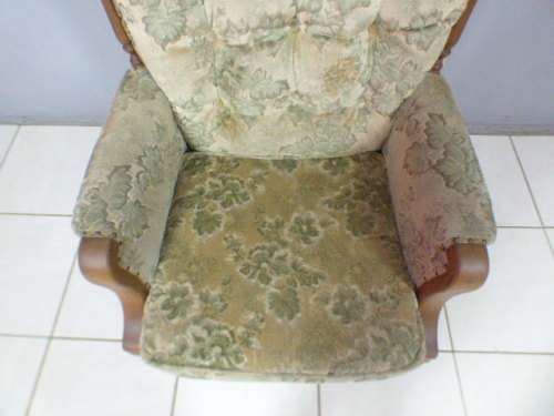 A gorgeous vintage upholstered arm chair, fantastic in a sun room, patio, porch! Rs17Sale