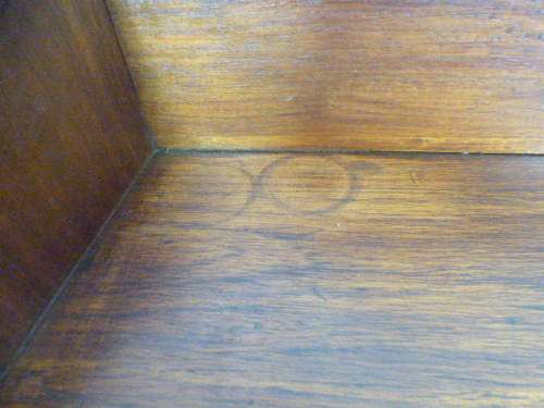 A lovely stylish 4 shelf wooden book case in great condition. Great in a study, reading room!