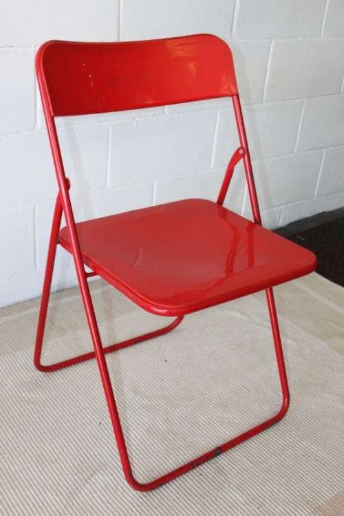 Two awesome "retro" red metal folding chairs in good condition - bid/chair