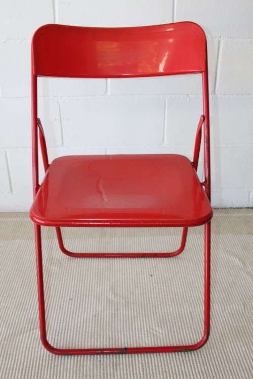 Two awesome "retro" red metal folding chairs in good condition - bid/chair