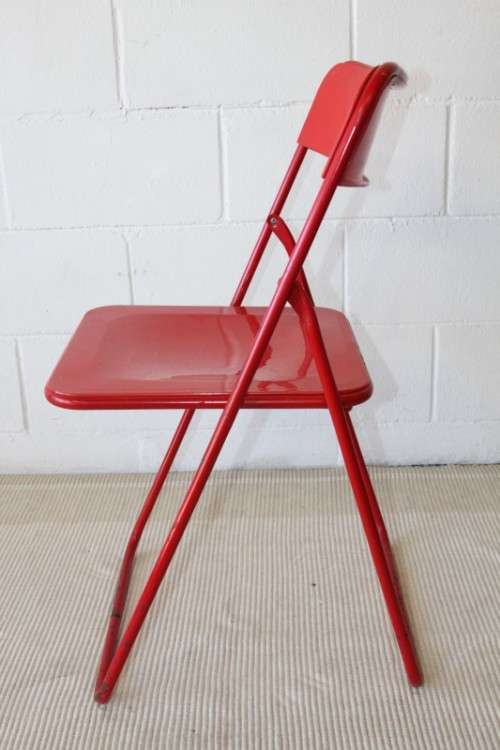 Two awesome "retro" red metal folding chairs in good condition - bid/chair