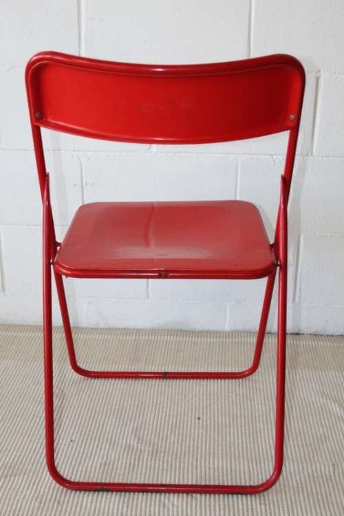 Two awesome "retro" red metal folding chairs in good condition - bid/chair
