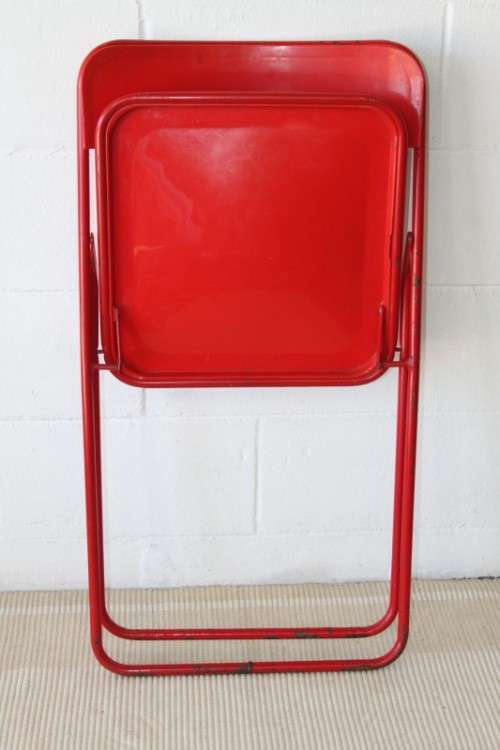 Two awesome "retro" red metal folding chairs in good condition - bid/chair