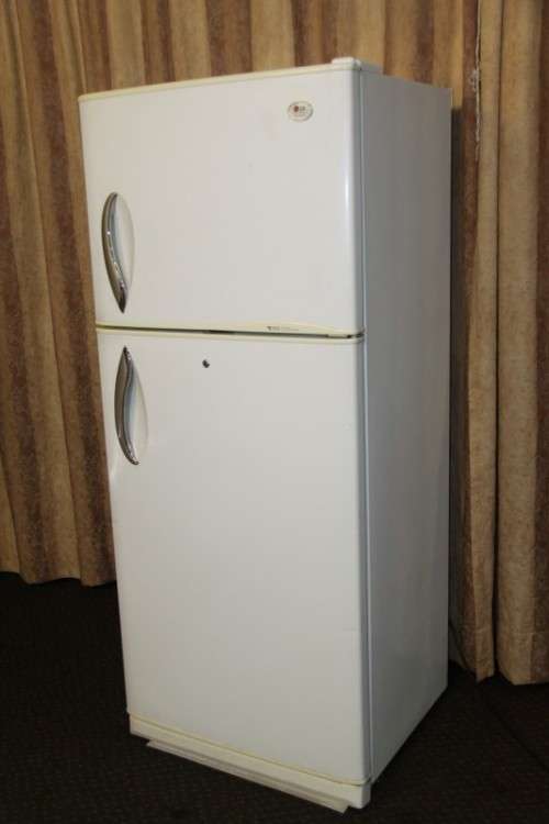 A fantastic "LG" model GR-532TF 530 litre fridge-freezer in full working condition