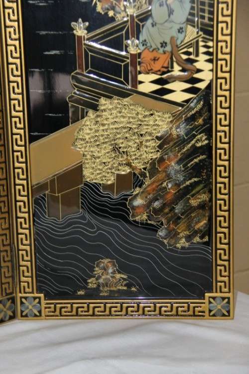 An absolutely incredible oriental hand decorated lacquered folding vanity mirror - STUNNING!