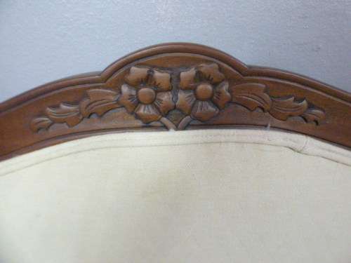 Two beautiful, elegant Queen Anne style arm chairs in great condition. Bid/chair