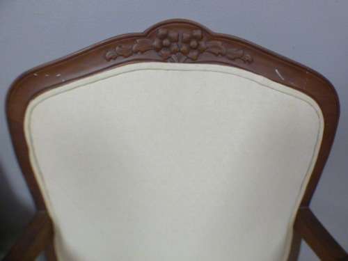Two beautiful, elegant Queen Anne style arm chairs in great condition. Bid/chair