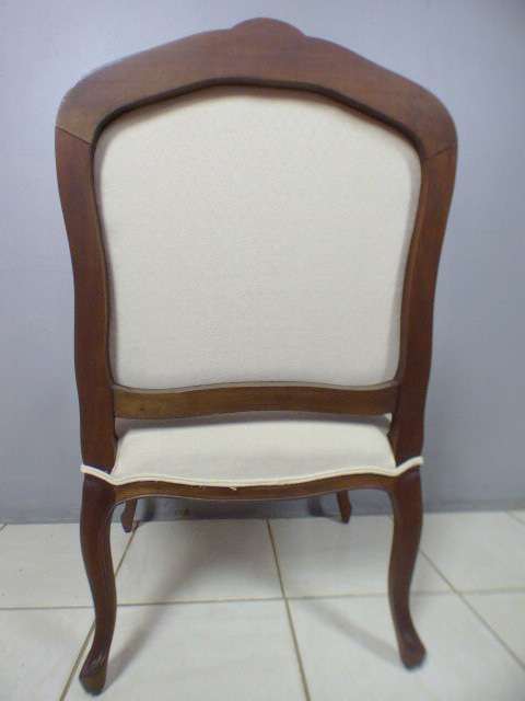 Two beautiful, elegant Queen Anne style arm chairs in great condition. Bid/chair