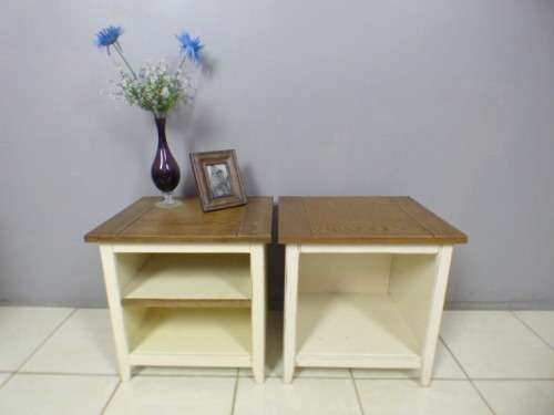 Two wonderful wooden single bedside pedestals in amazing condition - bid/pedestal