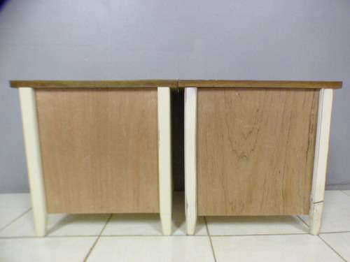 Two wonderful wooden single bedside pedestals in amazing condition - bid/pedestal