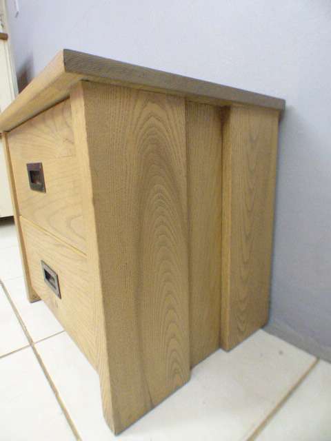 A lovely modern two drawer single bedside pedestal in amazing condition.  RS17