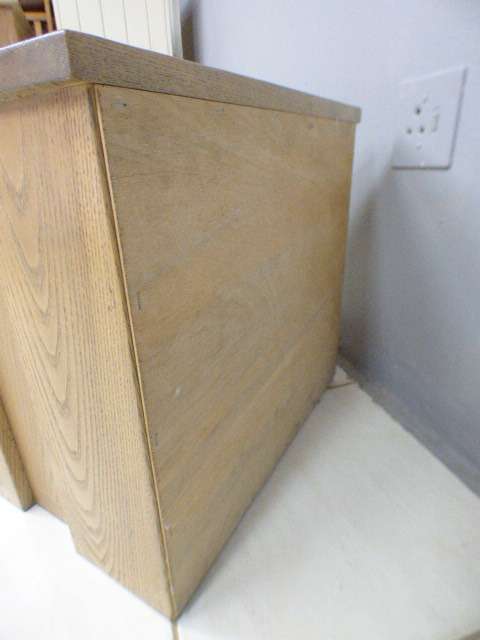 A lovely modern two drawer single bedside pedestal in amazing condition.  RS17