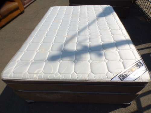 An awesome "King koil" double bed - mattress and base set in very good condition