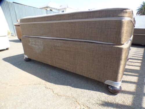 An awesome "King koil" double bed - mattress and base set in very good condition