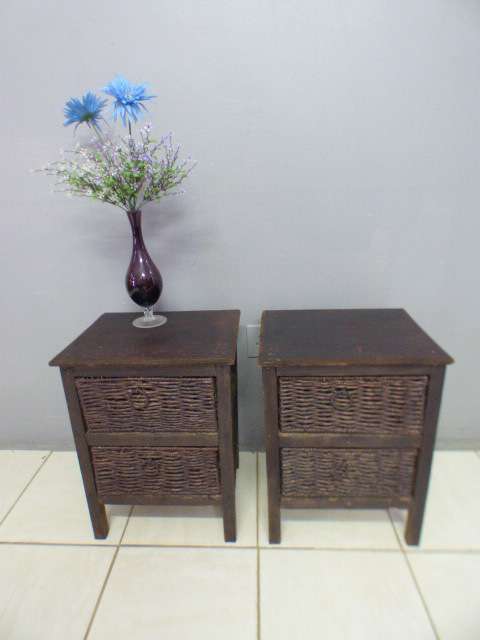 2 lovely two basket drawer bedside pedestals in good condition, perfect to paint. Bid/Pedestal