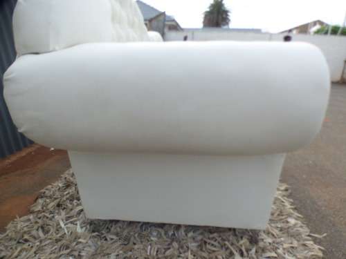 A gorgeous, quality PU leather Chesterfield style sofa w crystal like studs. MAGNIFICENT!!!