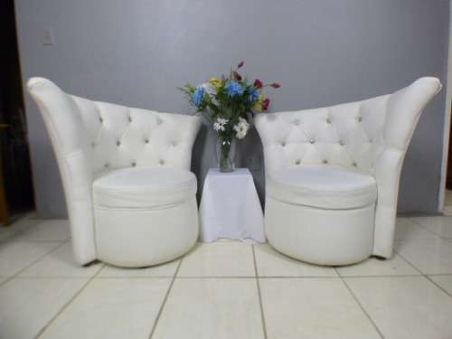 2 stunning, PU leather Chesterfield style chairs w crystal like studs. Classy & stylish! bid/chair