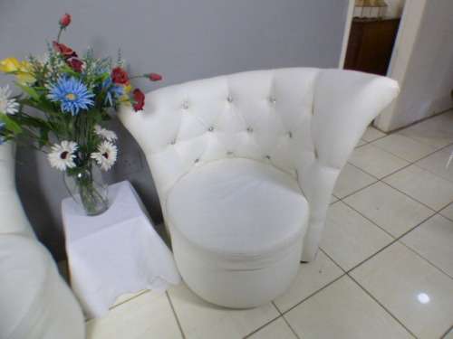2 stunning, PU leather Chesterfield style chairs w crystal like studs. Classy & stylish! bid/chair