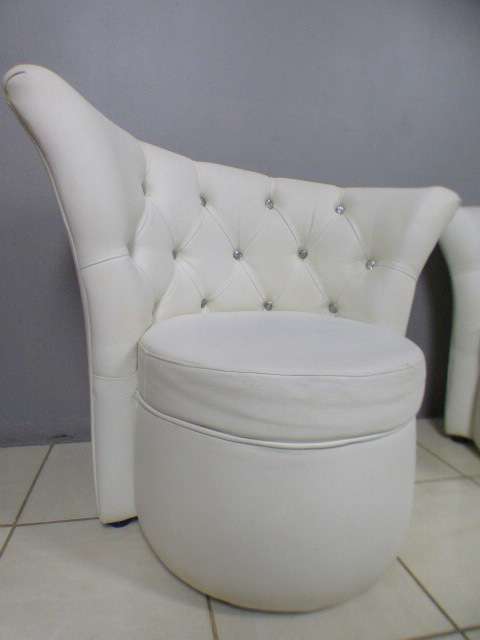 2 stunning, PU leather Chesterfield style chairs w crystal like studs. Classy & stylish! bid/chair