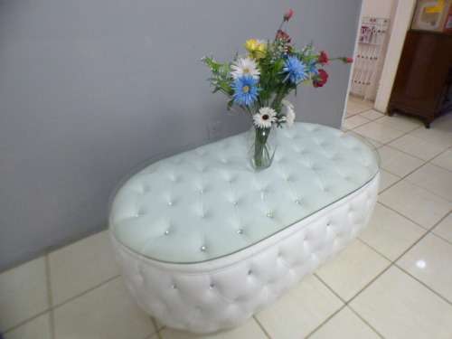 A superb x-large PU leather Chesterfield style ottoman/coffee table w crystal like studs. Gorgeous!!