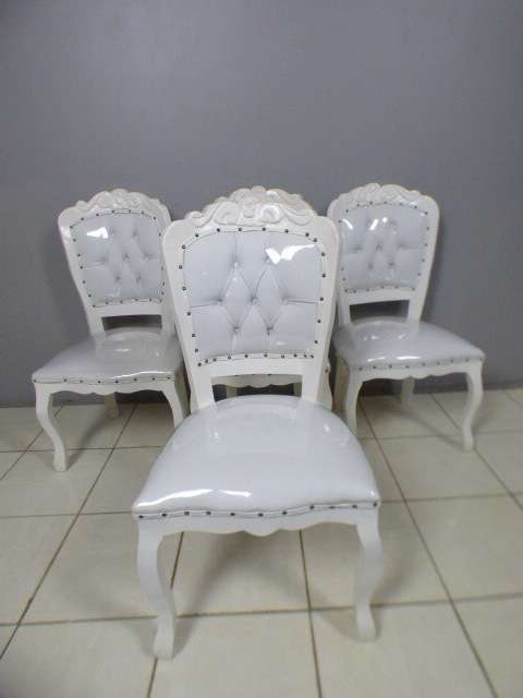 A fabulous upmarket dining room suite w 4 gorgeous chairs and a round table; beautiful & elegant!!!