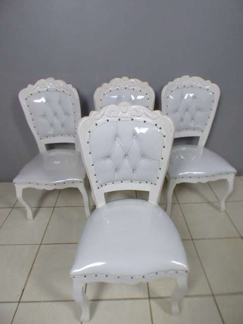 A fabulous upmarket dining room suite w 4 gorgeous chairs and a round table; beautiful & elegant!!!