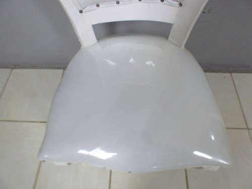 A fabulous upmarket dining room suite w 4 gorgeous chairs and a round table; beautiful & elegant!!!