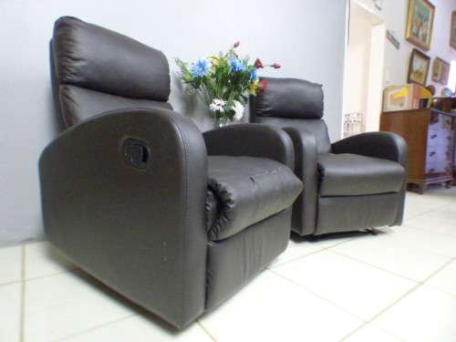 2 beautiful PU leather recliner chairs, fantastic in a sun room, patio, porch!!