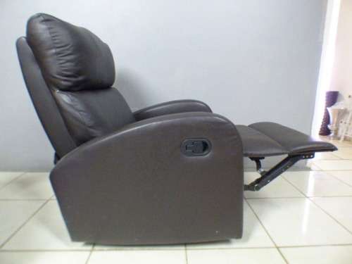 2 beautiful PU leather recliner chairs, fantastic in a sun room, patio, porch!!