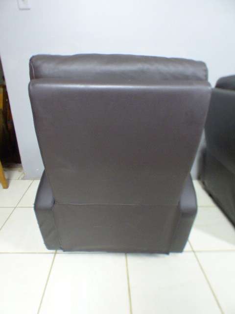 2 beautiful PU leather recliner chairs, fantastic in a sun room, patio, porch!!