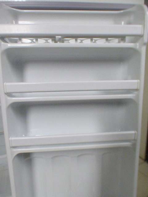 A lovely Defy C300 fridge freezer in great working condition!!! Bargain!!!