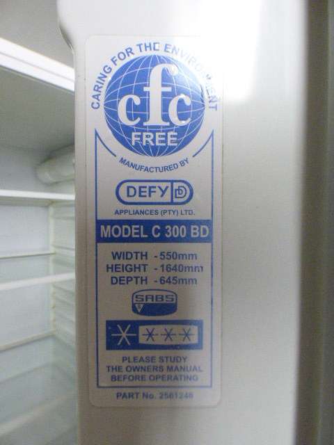 A lovely Defy C300 fridge freezer in great working condition!!! Bargain!!!