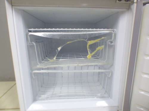 A lovely Defy C300 fridge freezer in great working condition!!! Bargain!!!