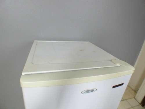 A lovely Defy C300 fridge freezer in great working condition!!! Bargain!!!