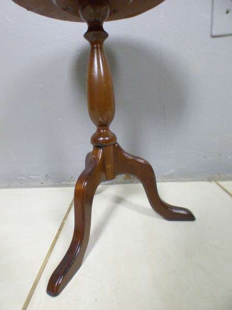 A gorgeous vintage Imbuia splayed foot display table w patterned top! Lovely as a side/tea table!!!