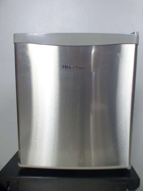 A stunning Hisense 46lt bar fridge in great working condition!!! Bargain!!!